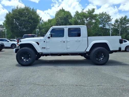 Bright White Clearcoat 2021 Jeep Gladiator Overland