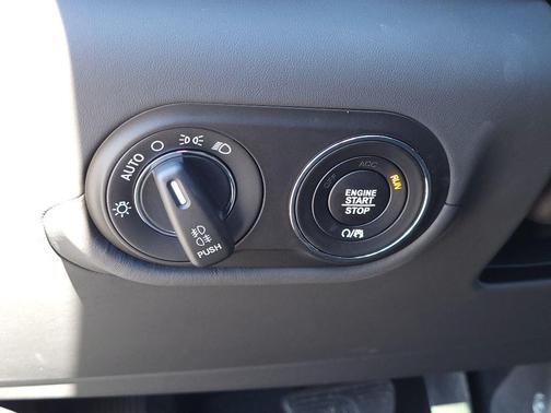 Bianco 2024 Maserati Levante Modena Ultima