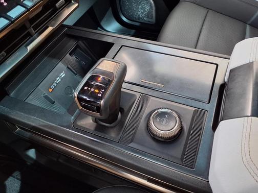 White 2023 GMC HUMMER EV Pickup 3X