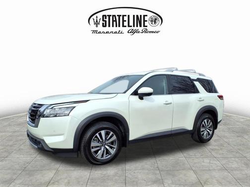 2023 Nissan Pathfinder SL