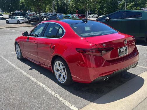 Rosso 2021 Alfa Romeo Giulia Ti