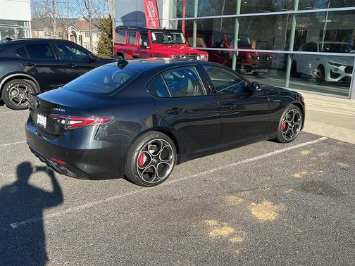 2024 Alfa Romeo Giulia Veloce