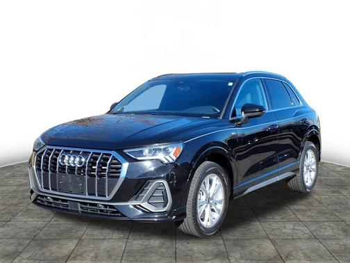 2023 Audi Q3 45 S line Premium