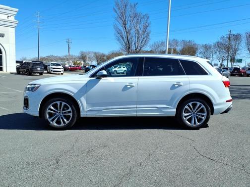 2025 Audi Q7 55 Premium