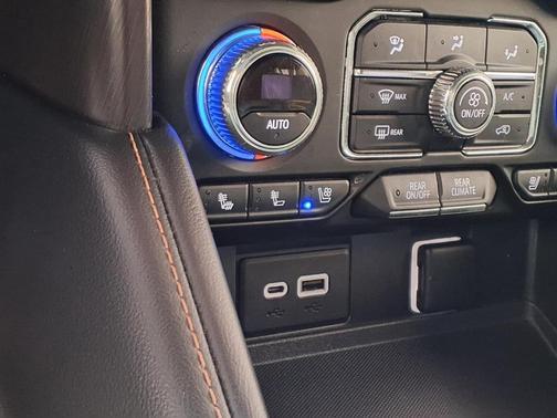 Cayenne Red Tintcoat 2022 GMC Yukon AT4