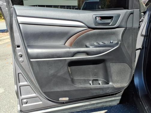 2019 Toyota Highlander LE Plus