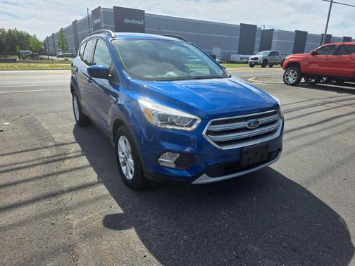 Blue 2017 Ford Escape SE