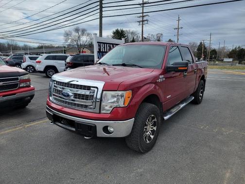 Red 2013 Ford F-150 XLT