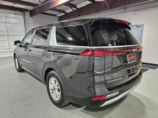 2022 Kia Carnival LXS
