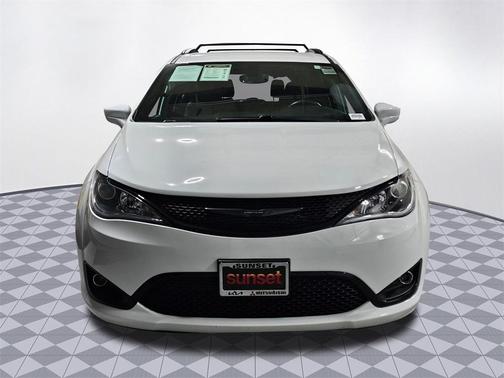 2020 Chrysler Pacifica Touring-L Plus