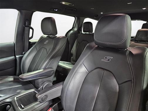 2020 Chrysler Pacifica Touring-L Plus
