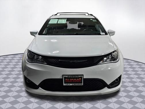 2020 Chrysler Pacifica Touring-L Plus