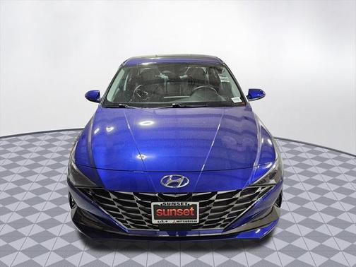 2022 Hyundai ELANTRA Limited