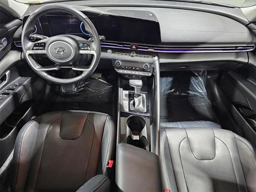 2022 Hyundai ELANTRA Limited