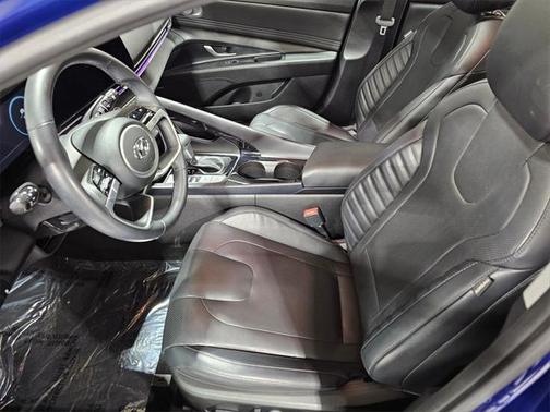 2022 Hyundai ELANTRA Limited
