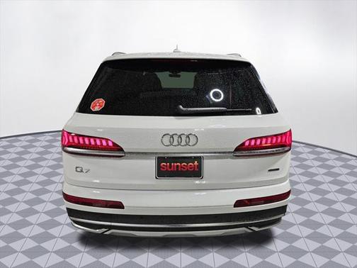 2023 Audi Q7 55 Premium Plus