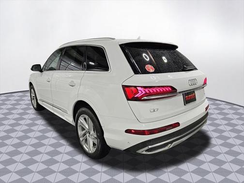 2023 Audi Q7 55 Premium Plus