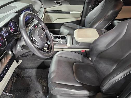 2022 Kia Carnival LXS
