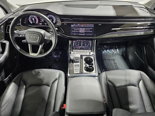 2023 Audi Q7 55 Premium Plus