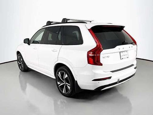 Crystal White 2023 Volvo XC90 Plus