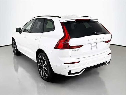 2025 Volvo XC60 Plus