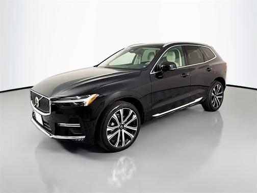 2023 Volvo XC60 B5 Ultimate Bright Theme
