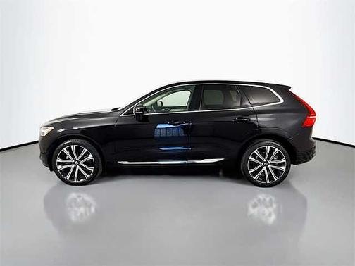 2023 Volvo XC60 B5 Ultimate Bright Theme