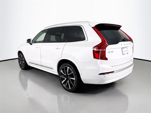 2024 Volvo XC90 B6 Plus Bright Theme 6-Seater