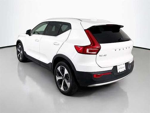 2023 Volvo XC40 Plus