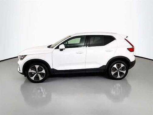 2023 Volvo XC40 Plus