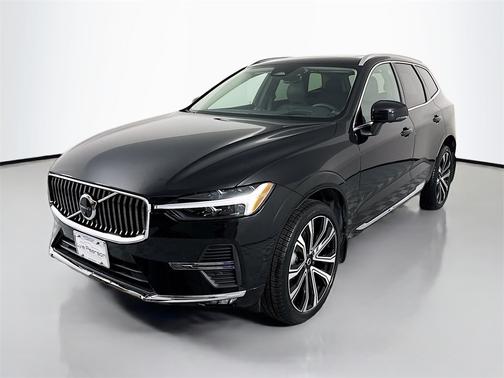 2023 Volvo XC60 B5 Ultimate Bright Theme