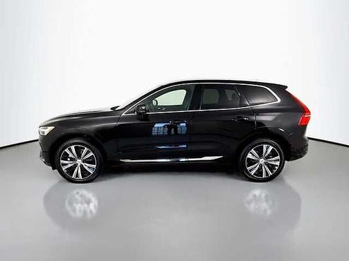 Onyx Black 2023 Volvo XC60 Plus