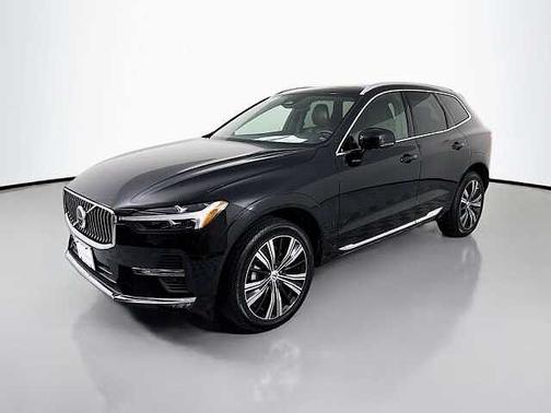 Onyx Black 2023 Volvo XC60 Plus