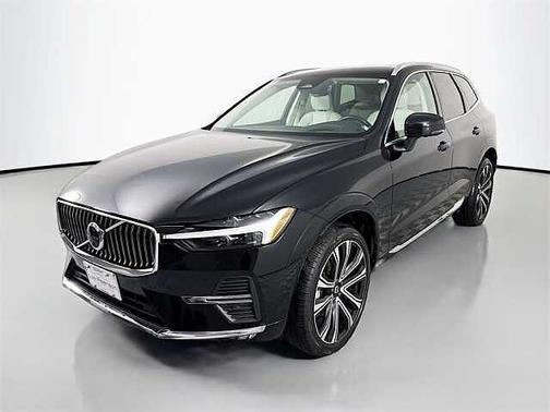 2023 Volvo XC60 B5 Ultimate Bright Theme
