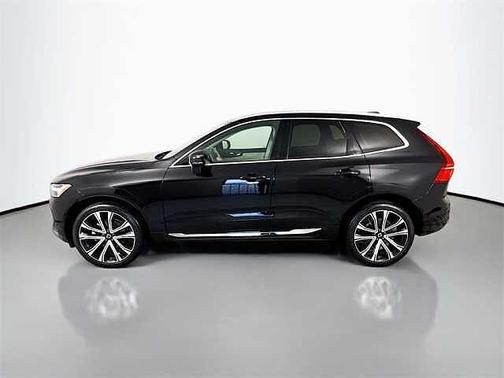 2023 Volvo XC60 B5 Ultimate Bright Theme