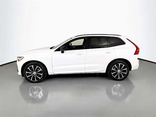 2023 Volvo XC60 B6 Ultimate Dark Theme