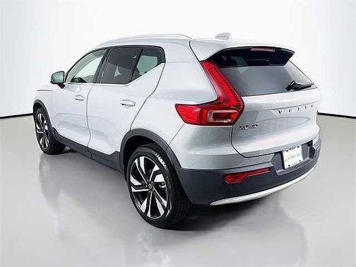 2025 Volvo XC40 Plus
