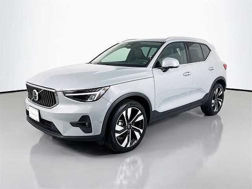 2025 Volvo XC40 Plus