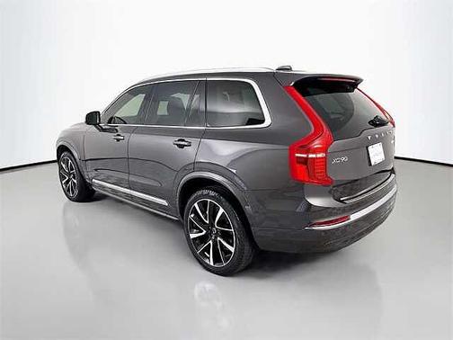 2023 Volvo XC90 Plus