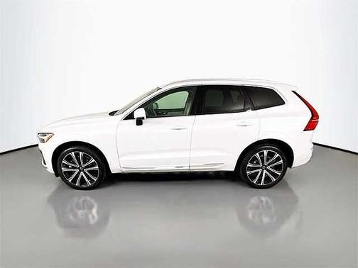 2023 Volvo XC60 B6 Ultimate Bright Theme