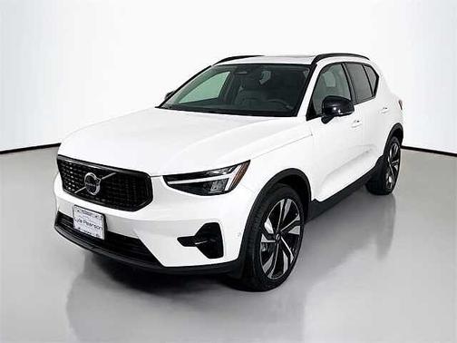 2025 Volvo XC40 Plus