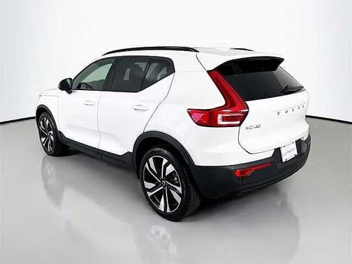 2025 Volvo XC40 Plus