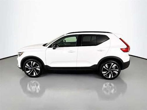 2025 Volvo XC40 Plus