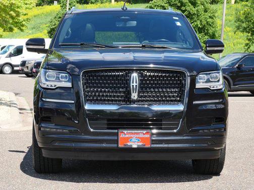 Infinite Black Metallic Clearcoat 2022 Lincoln Navigator Reserve