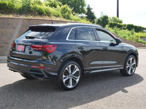 Mythos Black Metallic 2020 Audi Q3 45 S line Prestige