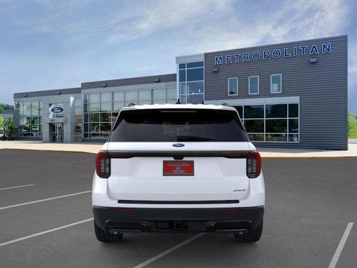 2025 Ford Explorer ST-Line
