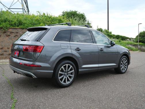 Samurai Gray Metallic 2019 Audi Q7 55 Premium Plus