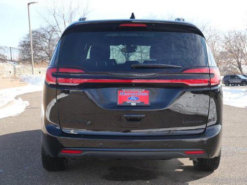 2025 Chrysler Pacifica Limited
