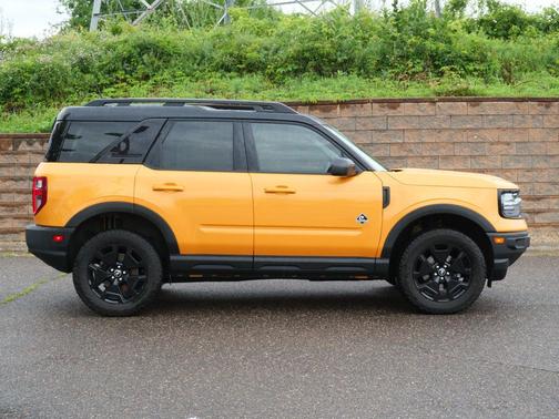 Cyber Orange Metallic Tricoat 2022 Ford Bronco Sport Outer Banks
