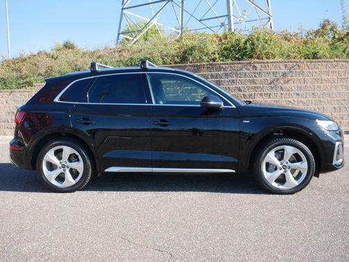 2022 Audi Q5 45 S line Premium Plus